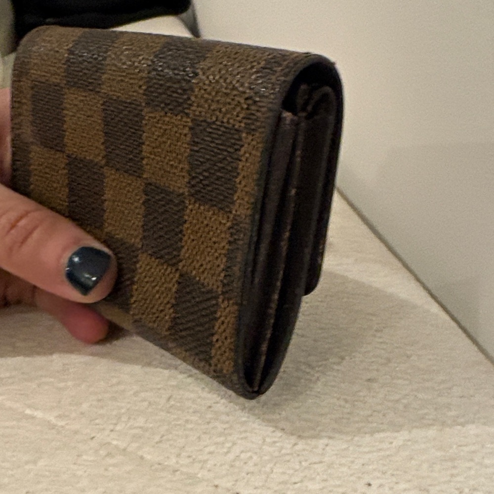 Louis Vuitton Wallet Authentic - Picture 9 of 11